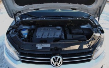 Volkswagen Touran II 1.6 TDI 105KM 2011 Volkswagen Touran GWARANCJA, 1. rej. 2012r, 1.6 TDI, Niski przebieg, Dobrz, zdjęcie 12