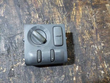 Przełącznik włącznik świateł Volvo V40 S40 30818135 30818136 30818137