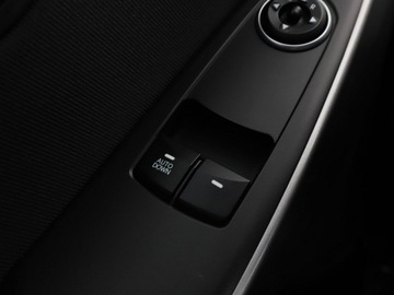 Hyundai i30 II Hatchback 5d 1.4 MPI 100KM 2015 Hyundai i30 niski przebieg grzane fotele PDC, zdjęcie 28