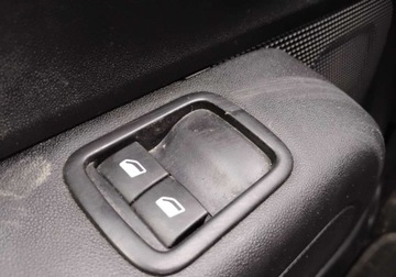 Citroen C3 III Hatchback 1.2 PureTech 82KM 2018 Citroen C3 2018r, 1.2 Benzyna. Delikatnie uszkodzony lewy przod. Jezdzi, zdjęcie 9