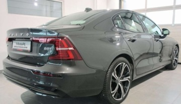 Volvo S60 III 2023 Volvo S60 Volvo S60 B5 B AWD Ultimate Dark 2.0 Hybryda 250KM, zdjęcie 5