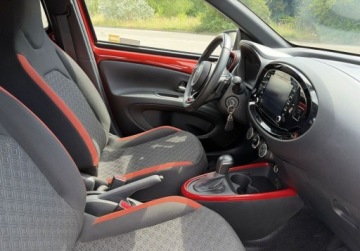 Toyota Aygo X 1.1 VVT-i 72KM 2022 Toyota Aygo X 1.0 VVT-i Style CVT ASO Toyota Mikolajczak Leszno 72KM, zdjęcie 4
