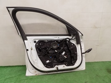 BMW 1 F40 DVEŘE LEVÝ PŘEDNÍ A300