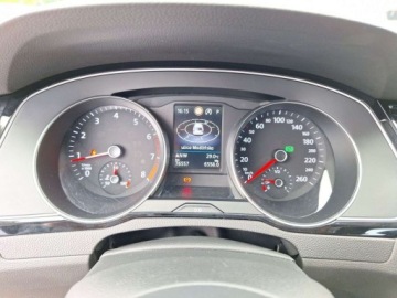 Volkswagen Passat B8 Variant Facelifting 2.0 TSI 190KM 2023 Volkswagen Passat 2.0 Benzyna 190KM, zdjęcie 17