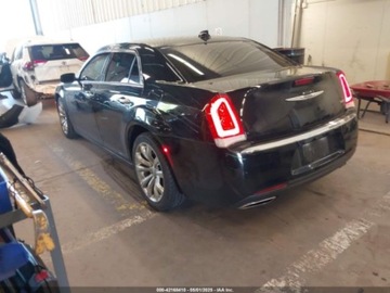 Chrysler 300C II 2019 Chrysler 300 Limited 2019 3.6l 3.6 Benzyna 292KM, zdjęcie 3