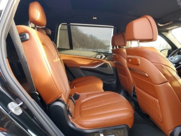BMW X7 2024 BMW X7 M60i 2024 4.4 Benzyna 523KM, zdjęcie 11