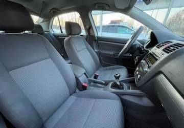 Volkswagen Jetta V 1.6 FSI 115KM 2005 Volkswagen Jetta Volkswagen Jetta 1.6 b ALUFELGI NOWY ROZRZAD Zamiana, zdjęcie 5