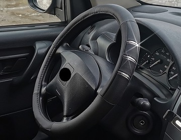 HYUNDAI i10 i20 i30 i40 ix35 Tucson Getz Na kierownicę perforowany CHROM