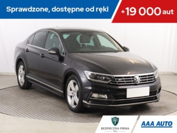 Volkswagen Passat B8 Limousine 2.0 TDI BlueMotion SCR 190KM 2016 VW Passat 2.0 TDI, Salon Polska, 187 KM, 4X4