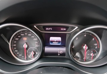 Mercedes CLA C117 Shooting Brake Facelifting 2.1 200 d 136KM 2018 Mercedes-Benz CLA 200d automat, podgrzewane fotele, skorzana tapicerka, pd, zdjęcie 13
