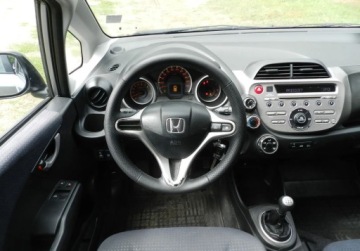 Honda Jazz III 1.2 i-VTEC 90KM 2011 Honda Jazz sliczna sprawna niezawodna bez rdzy pewny przebieg 1.2 Benzyna, zdjęcie 11
