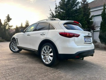 Infiniti QX70 3.7 V6 320KM 2017 Infiniti QX70 S Premium 3.7 V6 320KM | PO REMONCIE, zdjęcie 3