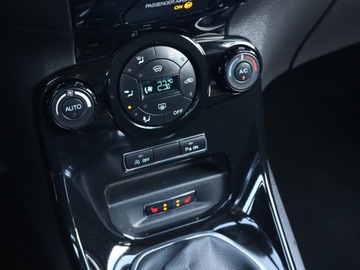 Ford Fiesta VII Hatchback 3d Facelifting 1.0 EcoBoost 100KM 2013 Ford Fiesta 1.0 EcoBoost, Klima, Klimatronic, zdjęcie 17