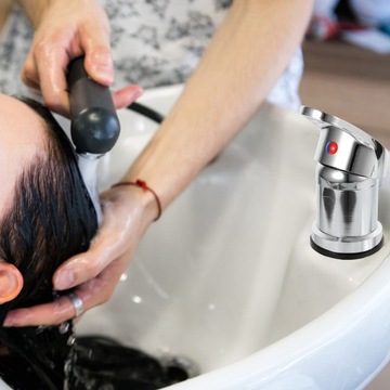 Шампунь для мытья волос в парикмахерской «Спа Водопад»