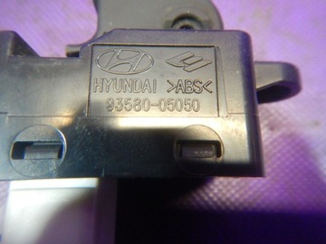 HYUNDAI ATOS FACELIFT PŘEPÍNAČ SKEL 8 PIN 9358005050