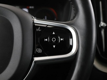 Volvo XC60 II Crossover T8 Twin Engine 390KM 2020 Volvo XC 60 PHEV skóra el. fotele full LED navi, zdjęcie 30