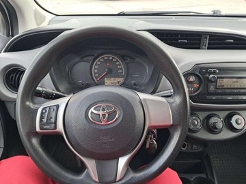Toyota Yaris III Hatchback 5d Facelifting 1.4 D-4D 90KM 2015 Toyota Yaris Yaris 1.4 D-4D 90KM, salon Pl 1.4 Diesel 90KM, zdjęcie 11