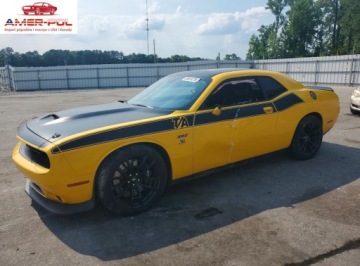 Dodge Challenger III 2017 Dodge Challenger RT 392 2017 6.4 Benzyna 485KM