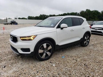 Volvo XC40 2020 Volvo XC 40 Volvo XC40 T5 Momentum 2.0 Benzyna 252KM, zdjęcie 2