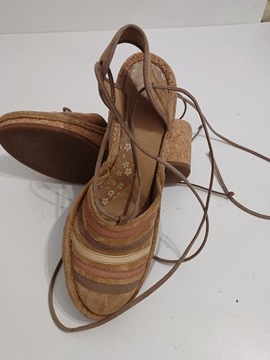 Женские кожаные сандалии Clarks