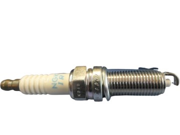 Świeca zapłonowa Suzuki 09482-00663-000