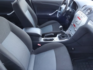 Ford Mondeo IV Kombi 1.8 Duratorq TDCi 125KM 2010 Ford Mondeo 1.8 TDCi, Salon Polska, Klima, zdjęcie 8