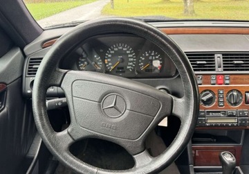 Mercedes Klasa C W202 Sedan W202 2.8 193KM 1995 Mercedes-Benz Klasa C Niski przebieg, skorzana tapicerka, klimatyzacja 2.8, zdjęcie 11