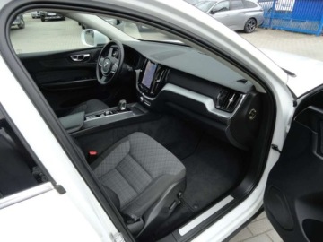 Volvo XC60 II 2021 Volvo XC 60 Lift Navi Full Led B4 4x4 Harman Kamera Keyless Go 2021 2.0, zdjęcie 8