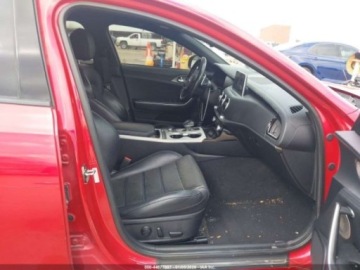 Kia Stinger Liftback 3.3 T-GDi 366KM 2018 Kia Stinger 2018 r. 3,3 L GT2 AWD 3.3 Benzyna 365KM, zdjęcie 8