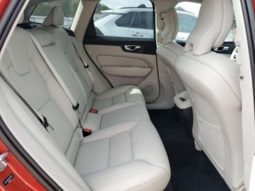 Volvo XC60 II 2023 Volvo XC 60 Plus 2023 2.0l 2.0 Benzyna 247KM, zdjęcie 11