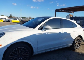 Porsche Cayenne III SUV 3.0 340KM 2021 Porsche Cayenne 2021r., Coupe, 3L, od ubezpieczalni 3.0 Benzyna 340KM, zdjęcie 11