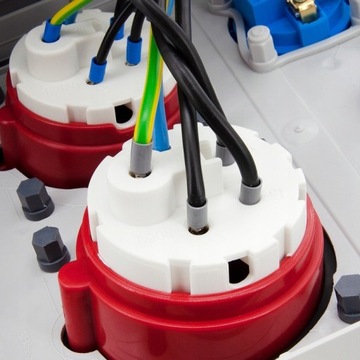 СТРОИТЕЛЬНЫЙ РАСПРЕДЕЛИТЕЛЬНЫЙ ЩИТ 32/5 4*230В ЗАЩИТА