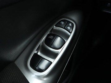 Nissan Juke I SUV Facelifting DIG-T 115KM 2014 Nissan Juke 1.2 DIG-T, Salon Polska, Navi, Klima, zdjęcie 16