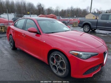 Alfa Romeo Giulia II Sedan Facelifting 2.0 Turbo 280KM 2022 Alfa Romeo Giulia 2022r, TI, AWD, 2.0L 2.0 Benzyna 280KM, zdjęcie 1