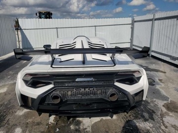 Lamborghini Huracan STO 5.2 V10 640KM 2023 Lamborghini Huracan STO 2023 5.2l 5.2 Benzyna 640KM, zdjęcie 2