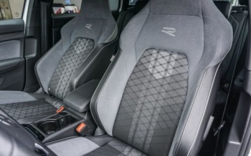 Volkswagen Golf VIII Variant 1.5 eTSI 150KM 2023 Volkswagen Golf Volkswagen Golf 1.5 eTSI MHEV R-Line DSG 1.5 Benzyna 150KM, zdjęcie 24