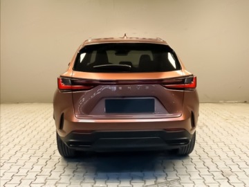 Lexus NX II SUV Facelifting 2.5 450h+ 292KM 2025 LEXUS NX 450h+ Prestige AWD Suv 2.5 (292KM) 2025, zdjęcie 3