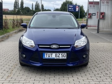 Ford Focus III Sedan Facelifting 1.0 EcoBoost 100KM 2014 Ford Focus 1,0 benzyna 100 Koni Nowy rozrzad Oplacony Benzyna 100KM, zdjęcie 2