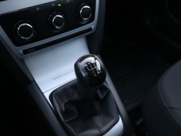 Skoda Octavia II Hatchback Facelifting 1.4 TSI 122KM 2010 Skoda Octavia 1.4 TSI, Salon Polska, Serwis ASO, zdjęcie 12