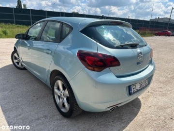 Opel Astra J Hatchback 5d 1.6 Turbo ECOTEC 180KM 2010 Opel Astra Opel Astra 1.6 Turbo Edition 1.6 Benzyna 180KM, zdjęcie 3