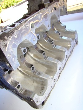BLOK MOTORU NOMINÁL VW CRAFTER 2.5 TDI AXD 070103021F