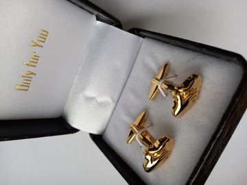 Эксклюзивные золотые запонки Audi для рубашек