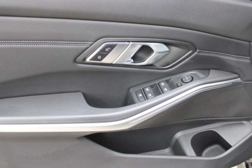 BMW Seria 3 G20-G21 Limuzyna 2.0 318i 156KM 2022 BMW Seria 3 Oferta Dealera BMW M-Cars 2.0 Benzyna 156KM, zdjęcie 13