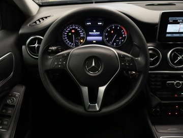 Mercedes Klasa A W176 Hatchback 5d 1.6 180 BlueEFFICIENCY 122KM 2014 Mercedes A A 180, Skóra, Navi, Klima, Parktronic, zdjęcie 19