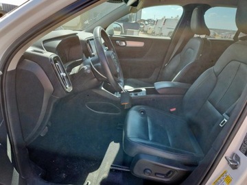 Volvo XC40 2021 Volvo XC 40 T5 Momentum 2021 2.0l 2.0 Benzyna 248KM, zdjęcie 7