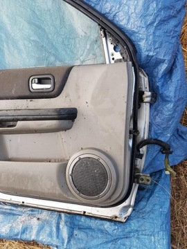 DVEŘE LEVÝ PŘEDNÍ NISSAN X-TRAIL T30