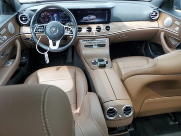 Mercedes Klasa E W213 2020 Mercedes-Benz Klasa E 2020, 2.0L, od ubezpieczalni 2.0 Benzyna 299KM, zdjęcie 7