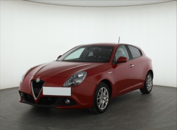 Alfa Romeo Giulietta Nuova II Hatchback 5d Facelifting 2016 1.6 JTDM-2 120KM 2017 Alfa Romeo Giulietta 1.6 JTDM, Salon Polska, zdjęcie 1