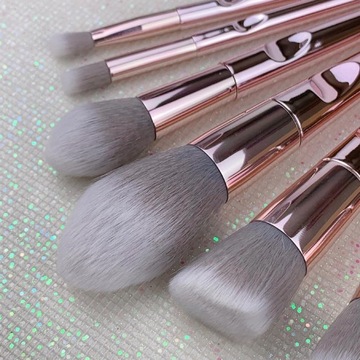 НАБОР ПРОФЕССИОНАЛЬНЫХ КИСТЕЙ ДЛЯ МАКИЯЖА Набор кистей из 10 шт.