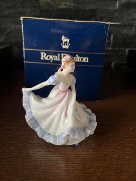 Фарфоровая статуэтка дамы Royal Doulton Ninette HN 3215